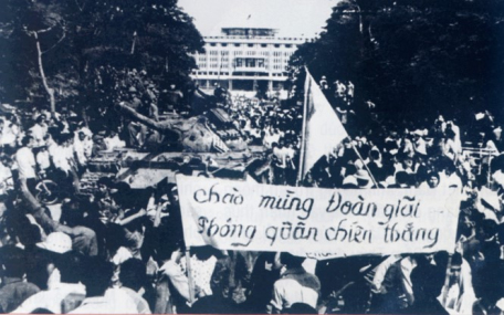 Không khí thành phố Sài Gòn trong ngày chiến thắng 30/4/1975 (Ảnh tư liệu)