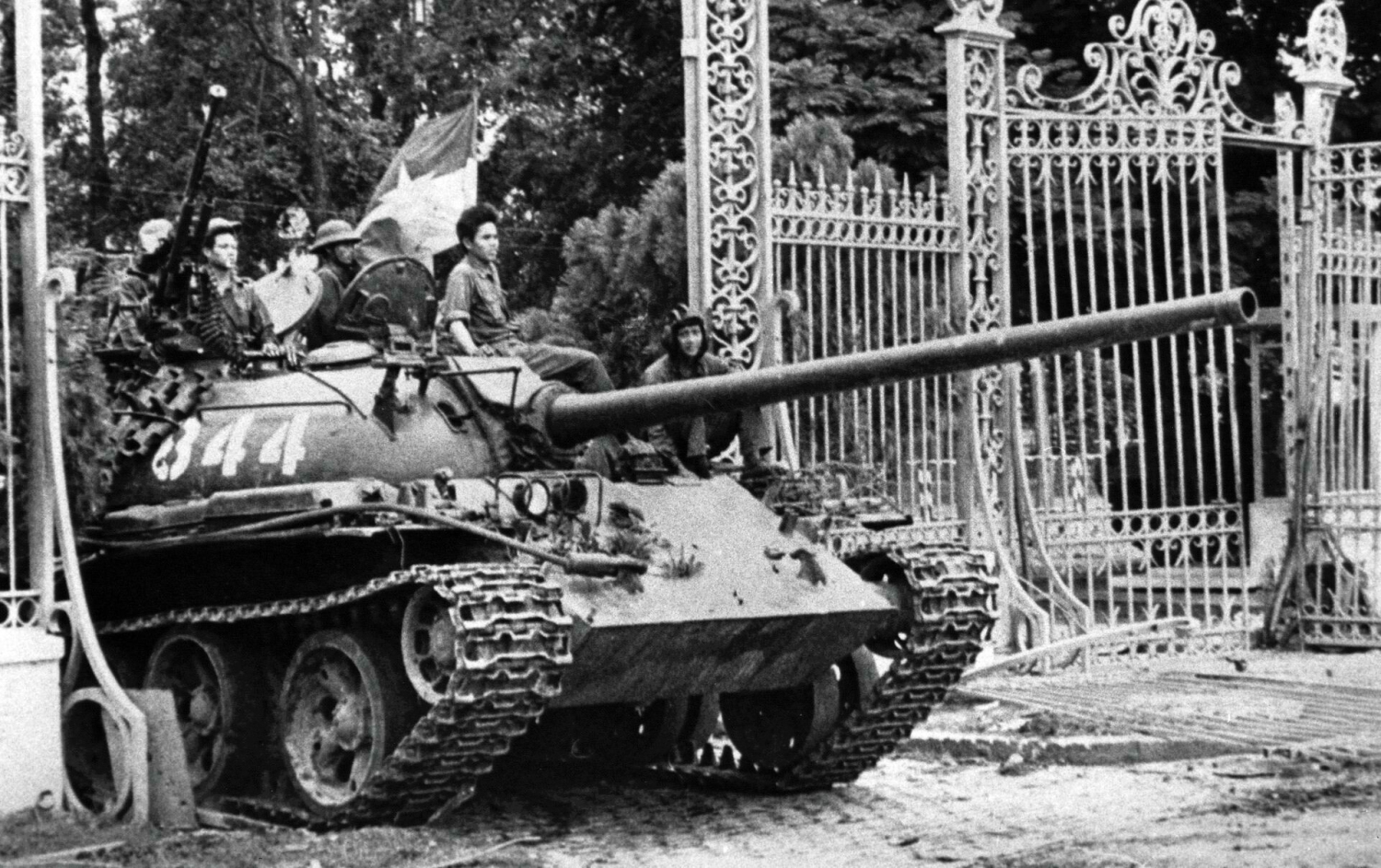 Đại thắng mùa Xuân năm 1975 ​- Thắng lợi của tư tưởng nghệ thuật quân sự Hồ Chí Minh