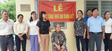 UBND, UB.MTTQVN Phường 3 tổ chức Lễ trao tặng nhà “Đại đoàn kết”