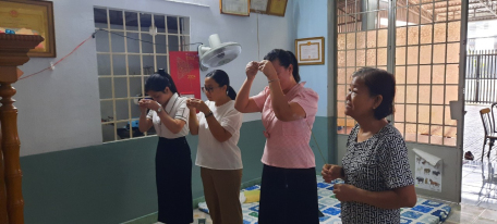 UBND phường tổ chức thăm hỏi gia đình chính sách nhân ngày Thương binh liệt sĩ