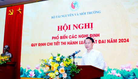 Bộ trưởng Bộ TN&MT Đỗ Đức Duy phát biểu tại Hội nghị. (Ảnh: BL)