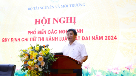 Phó Cục trưởng Cục Quy hoạch và Phát triển tài nguyên đất Vũ Sỹ Kiên giới thiệu về những điểm mới quan trọng của Nghị định số 88