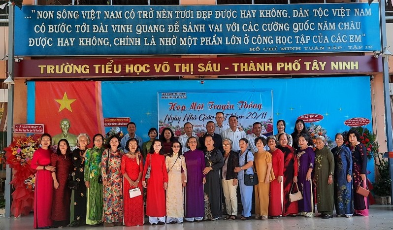 Trường tiểu học Võ Thị Sáu tổ chức họp mặt truyền thống ngày Nhà giáo Việt Nam 20.11