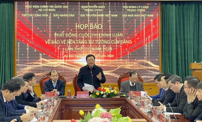 Đồng chí Nguyễn Xuân Thắng phát biểu chỉ đạo tại lễ phát động